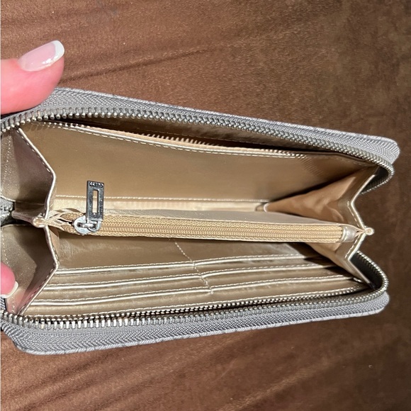 Guess Wallet - Picture 2 of 3